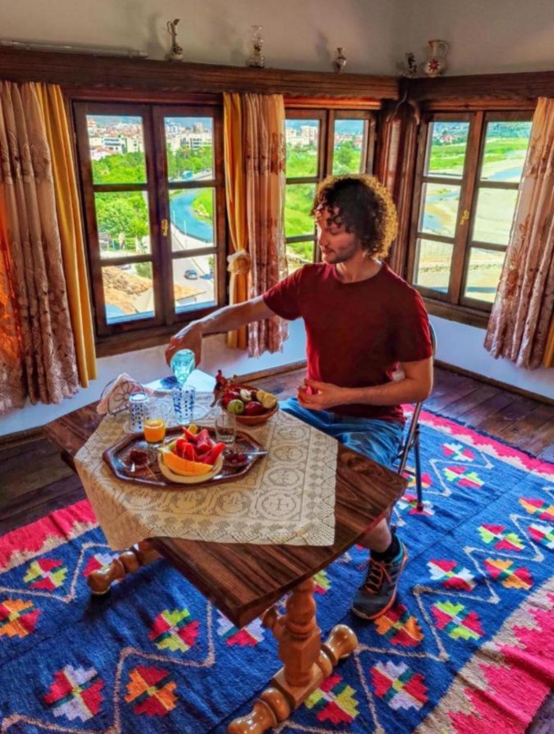 Guest House Mikel Berat Eksteriør billede
